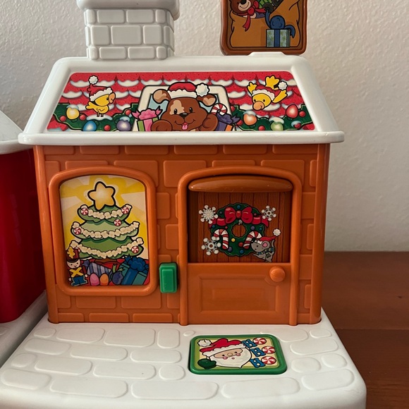 Fisher-Price Little People Santa's Holiday Adventure Playset - Picture 4 of 13